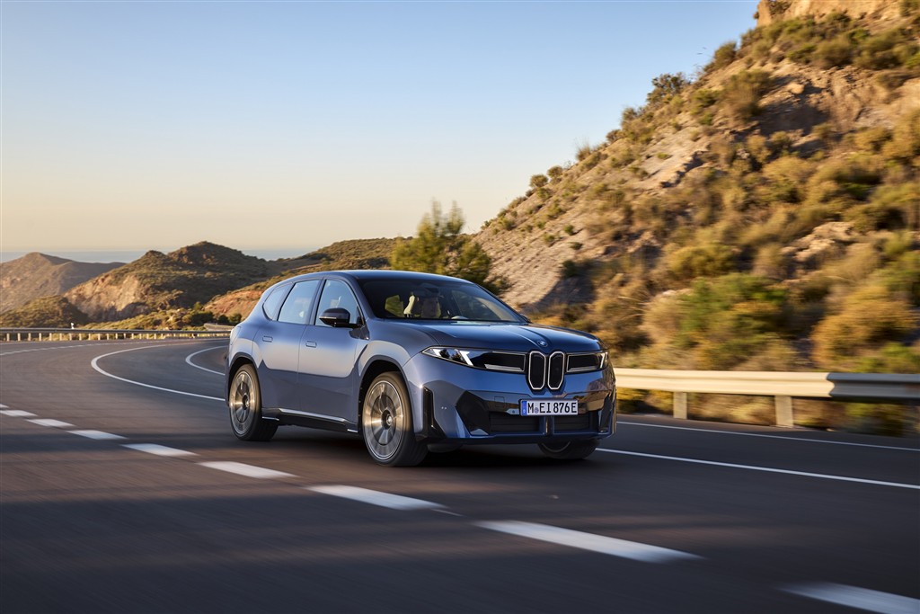BMW iX3 ve BMW M5 Touring Almanya’da “Altın Direksiyon” Ödülünü Kazandı