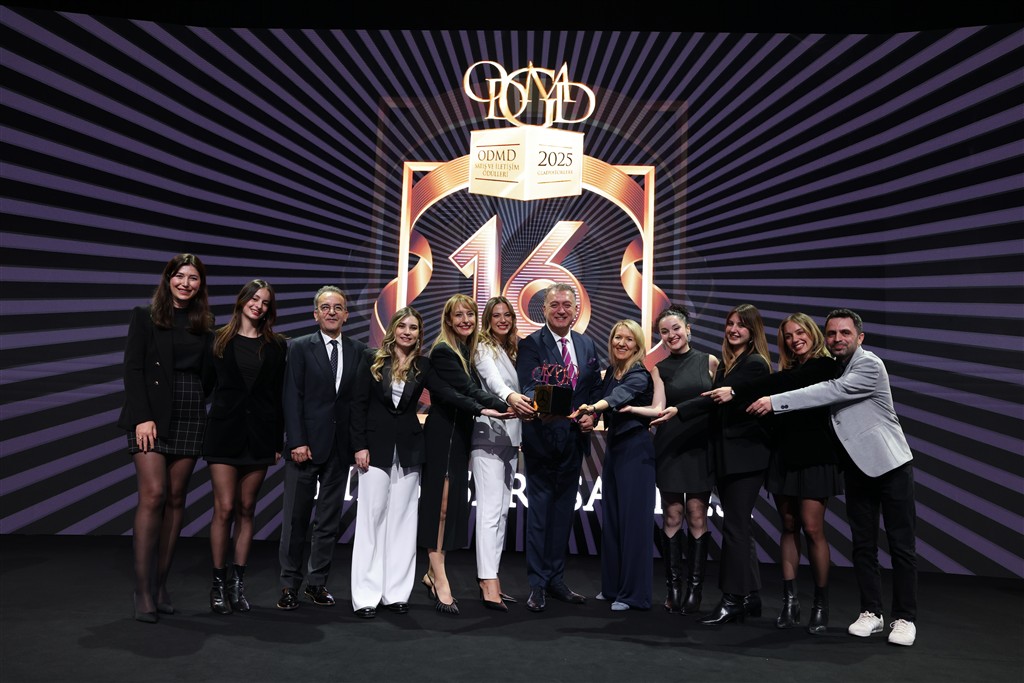 Mercedes-Benz Otomotiv, yeni CLA lansmanı ile Yılın Entegre İletişim Kampanyası Ödülü’nü Aldı