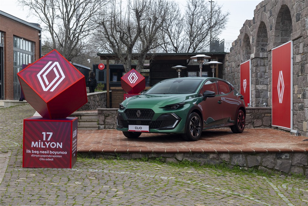TÜRKİYE’NİN EN ÇOK SATAN OTOMOBİLİ CLIO, YENİ NESLİYLE TÜRKİYE’DE