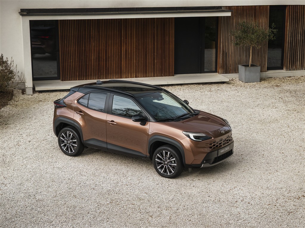 Toyota Yaris Cross Hybrid Yenilenen Sofistike Tarzıyla Türkiye’de